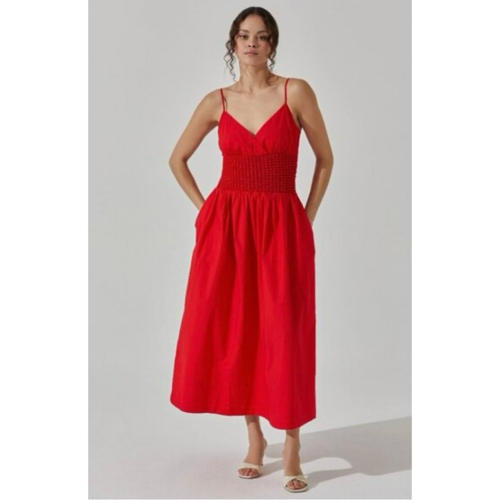 ASTR the Label Popcorn Waist Midi Dress Cherry Red
Sz Large